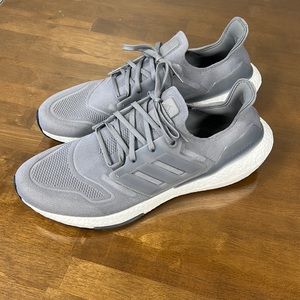 Adidas ULTRABOOST 22 RUNNING SHOES